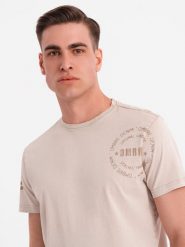 Męska bawełniana koszulka z nadrukiem w militarnym stylu – beżowa V1 - Rozmiar: S. Brązowe t-shirty męskie Ombre Clothing, m, bez wzorów, z bawełny, bez kołnierzyka, bez ramiączek. W wyprzedaży za 29.99 zł.
