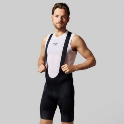 Męskie spodenki kolarskie do kolarstwa górskiego. Czarne szorty sportowe męskie ACELERA, bez wzorów, z zamszu, sportowe. W wyprzedaży za 274.91 zł.