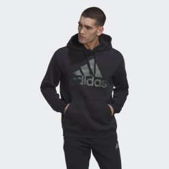 Bluza z nadrukiem z polaru adidas Essentials. Czarne bluzy z polaru męskie ADIDAS, s, bez wzorów, z polaru, sportowe, bez ramiączek, bez kaptura. W wyprzedaży za 233.10 zł.