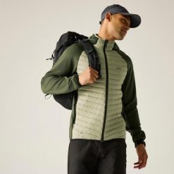 Kurtka męska hybrydowa Andreson. Zielone kurtki męskie Regatta, m, bez wzorów, z puchu, sportowe, bez ramiączek, bez kaptura. W wyprzedaży za 229.99 zł.