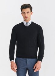 PAKO LORENTE - Czarny sweter męski v-neck. Czarne swetry męskie Pako Lorente, bez wzorów, z nylonu, bez kołnierzyka, bez ramiączek. Za 119.99 zł.