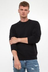 Sweter męski wełniany Laurelor JOOP! JEANS. Swetry męskie JOOP! Jeans, bez wzorów, z jeansu, bez kołnierzyka, bez ramiączek. Za 659.00 zł.