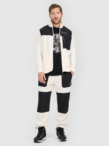 4F Spodnie polarowe joggery męskie - beżowe M. Brązowe spodnie dresowe męskie 4f, bez wzorów, z dresówki. Za 159.99 zł.