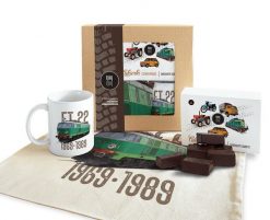 ET22 Byk — paczka (Zawartość paczki: koszulka, torba, kubek, słodycze; Rozmiar koszulki / bluzy: XL (męska); Kolor koszulki / bluzy: czarny; Rodzaj na. Czarne bluzy nierozpinane męskie nikiniki, m, bez wzorów, z bawełny, bez ramiączek, bez kaptura. Za 179.00 zł.