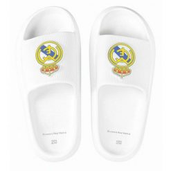Klapki Real Madryt Beach Pool Flip Flops Eva 2300006880B białe. Białe klapki i japonki męskie bez wzorów, z materiału. Za 196.47 zł.