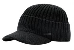 Jesienno-zimowa Czapka z Daszkiem - Dzianina Akrylowa - Pako Jeans. Czapki męskie Pako Jeans, na zimę, bez wzorów, z dzianiny. Za 45.00 zł.