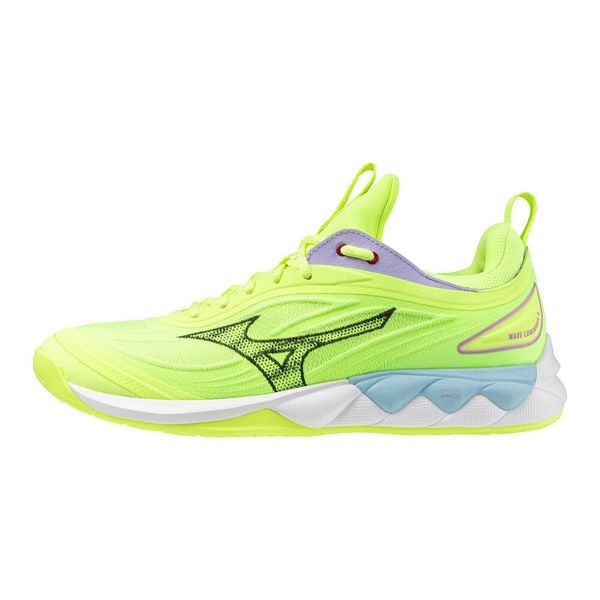 Buty halowe Mizuno Wave Luminous 3. Czarne buty do biegania męskie Mizuno, bez wzorów, bez zapięcia, do biegania, mizuno wave. W wyprzedaży za 516.00 zł.