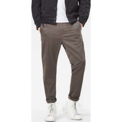 G-Star Raw - Spodnie. Spodnie na co dzień męskie marki G-Star Raw. W wyprzedaży za 199.90 zł.
