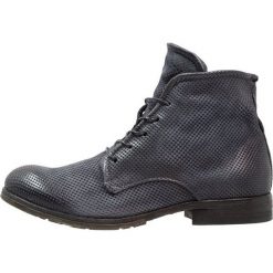 A.S.98 CLASH Botki sznurowane blu. Buty zimowe męskie marki A.S.98. W wyprzedaży za 775.20 zł.