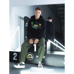 MANTO bluza z kapturem REFLECTION OVERSIZE czarna. Czarne bluzy nierozpinane męskie Manto, bez wzorów, z kapturem. Za 299.00 zł.
