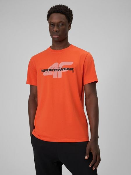 4F T-shirt regular z nadrukiem męski - pomarańczowy M. Brązowe t-shirty męskie 4f, m, bez wzorów, z bawełny, bez kołnierzyka, bez ramiączek. Za 59.99 zł.