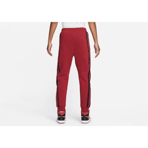 Spodnie męskie nike air jordan 23 engineered statement fleece pants pomegranate. Czerwone spodnie dresowe męskie Nike, bez wzorów, z dresówki. Za 479.00 zł.