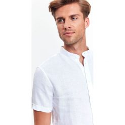KOSZULA MĘSKA LNIANA ZE STÓJKĄ O KROJU SLIM. Koszule męskie TOP SECRET. W wyprzedaży za 39.99 zł.