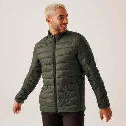 Kurtka turystyczna męska Marizion pikowana. Zielone kurtki męskie Regatta, m, bez wzorów, z puchu, eleganckie, bez ramiączek, bez kaptura. Za 229.99 zł.