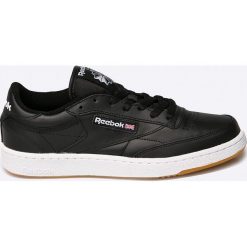 Reebok Classic - Buty Club C 85. Czarne buty sportowe na co dzień męskie Reebok Classic, bez wzorów, z materiału, sportowe, bez ramiączek, bez kaptura. W wyprzedaży za 249.90 zł.