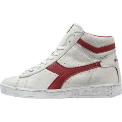 Diadora GAME Sneakersy wysokie white/red pepper. Buty sportowe na co dzień męskie marki Diadora. Za 379.00 zł.
