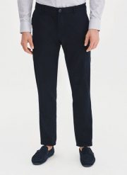PAKO LORENTE – Granatowe spodnie chino. Eleganckie spodnie męskie Pako Lorente, bez wzorów, z bawełny, casualowe. Za 149.99 zł.