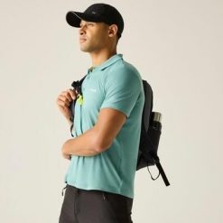 Męska koszulka polo Maverik ze stretchem. Zielone koszulki polo męskie Regatta, m, bez wzorów, z dzianiny, bez kołnierzyka, bez ramiączek. W wyprzedaży za 89.99 zł.