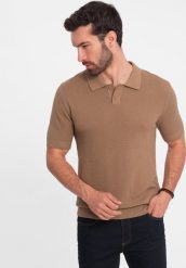 Ombre Koszulka męska polo ze strukturalnej dzianiny - jasnobrązowa V3 OM-POSS-0117 L. Brązowe koszulki polo męskie Ombre, l, bez wzorów, z dzianiny, bez kołnierzyka, bez ramiączek. Za 69.99 zł.