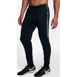 Nike Spodnie męskie M Dry SQD Pant KP czarno-niebieskie r. XXL (859225 016). Długie spodnie sportowe męskie Nike. Za 159.56 zł.