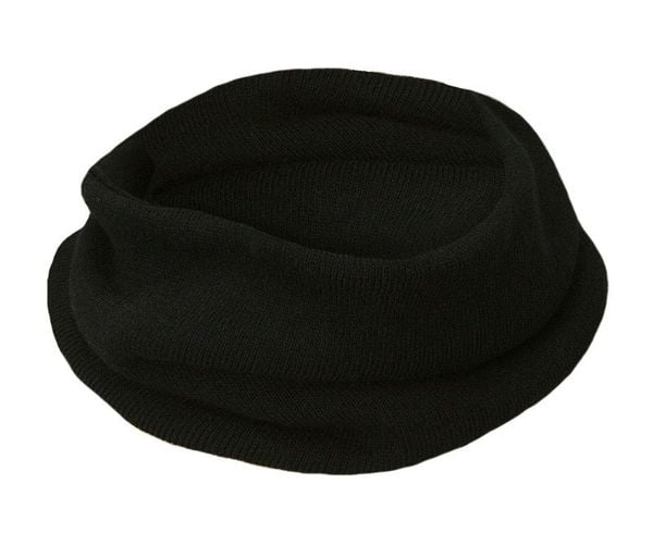 Wąski, Dobrze Przylegający Męski Komin, Czarny, Zimowy – Pako Jeans. Czarne szaliki męskie Pako Jeans, na zimę, bez wzorów, z jeansu. Za 59.00 zł.