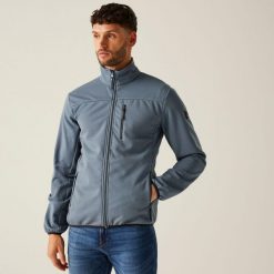 Softshell turystyczny męski Romain. Białe kurtki softshell męskie Regatta, m, bez wzorów, z materiału, bez kaptura, trekkingowe. W wyprzedaży za 279.99 zł.
