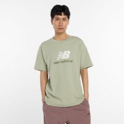 Koszulka męska New Balance MT51500GAS – zielona. Czarne t-shirty sportowe męskie New Balance, m, bez wzorów, z bawełny, klasyczne, bez ramiączek. Za 169.99 zł.