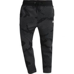 GStar RODIS CAMO CROPPED SW PANT Spodnie treningowe dark black/night. Długie spodnie sportowe męskie marki G-Star. Za 419.00 zł.