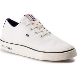 Sneakersy TOMMY HILFIGER - Lightweight Textile Sneaker FM0FM02059 121. Buty sportowe na co dzień męskie Tommy Hilfiger. Za 359.00 zł.