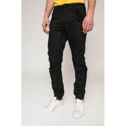 G-Star Raw - Spodnie. Spodnie na co dzień męskie marki G-Star Raw. W wyprzedaży za 229.90 zł.
