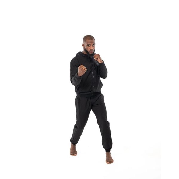 Spodnie dresowe Metal Boxe. Czarne buty treningowe męskie METAL BOXE, bez wzorów, z dresówki, na fitness i siłownię. Za 268.50 zł.