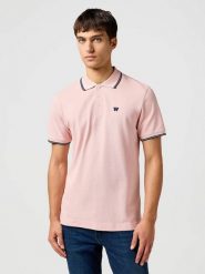 MESKA KOSZULKA WRANGLER POLO SHIRT SILVER PINK 112362688. Różowe koszulki polo męskie Wrangler, xl, bez wzorów, bez kołnierzyka, bez ramiączek. Za 109.99 zł.