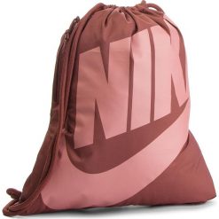 Plecak NIKE - BA5351 236. Plecaki męskie marki Nike. Za 74.00 zł.