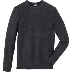 Sweter w strukturalny wzór z bawełny z recyclingu Regular Fit bonprix antracytowy melanż. Swetry męskie marki bonprix. Za 37.99 zł.