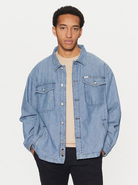 Guess Kurtka jeansowa M5RN30 D5KW1 Niebieski Regular Fit. Niebieskie kurtki męskie Guess, m, z aplikacjami, z bawełny, bez ramiączek, bez kaptura. Za 339.99 zł.