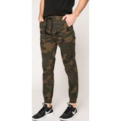 Jack & Jones - Spodnie Vega. Spodnie na co dzień męskie Jack & Jones. W wyprzedaży za 99.90 zł.