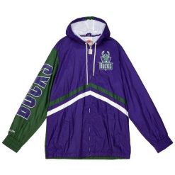 Kurtka wodoodporna Milwaukee Bucks Undeniable. Fioletowe kurtki męskie Mitchell & Ness, m, bez wzorów, bez ramiączek, bez kaptura. Za 584.00 zł.