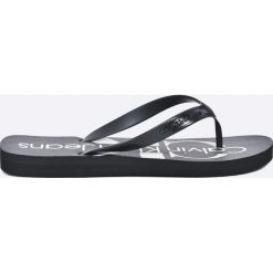 Calvin Klein Jeans - Japonki. Klapki i japonki męskie marki Calvin Klein Jeans. W wyprzedaży za 99.90 zł.