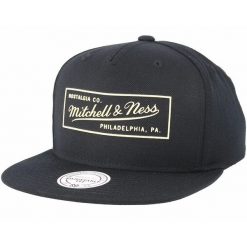 Czapka Mitchell & Ness raised perimetre. Czarne czapki męskie Mitchell & Ness, bez wzorów. Za 210.50 zł.