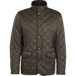 Barbour EBEL JACKET Kurtka przejściowa olive. Kurtki męskie marki Barbour. W wyprzedaży za 623.35 zł.