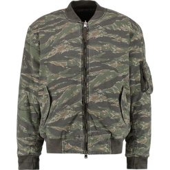 AllSaints MALIN Kurtka Bomber khaki/brown. Zielone kurtki męskie AllSaints, z bawełny. W wyprzedaży za 467.70 zł.