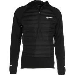 Nike Performance AEROLOFT Kurtka do biegania black/black/(metallic silver). Czarne kurtki treningowe męskie Nike Performance, z materiału. W wyprzedaży za 539.25 zł.