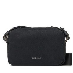 Saszetka Calvin Klein. Czarne saszetki męskie Calvin Klein, bez wzorów, młodzieżowe, małe. Za 219.99 zł.