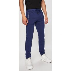 Versace Jeans - Spodnie. Spodnie na co dzień męskie marki Versace Jeans. Za 579.90 zł.