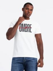 Bawełniana koszulka męska z podwójnym logotypem – biała V1 - Rozmiar: XL. Białe t-shirty męskie Ombre Clothing, m, bez wzorów, z bawełny, bez kołnierzyka, bez ramiączek. W wyprzedaży za 24.99 zł.