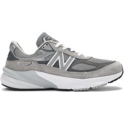 Buty męskie New Balance M990GL6 – szare. Szare buty do biegania męskie New Balance, bez wzorów, z dresówki, bez zapięcia, do biegania. Za 1,099.99 zł.