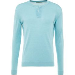 Nuur SERAFINO Sweter light blue. Niebieskie swetry męskie Nuur, z bawełny. W wyprzedaży za 459.50 zł.