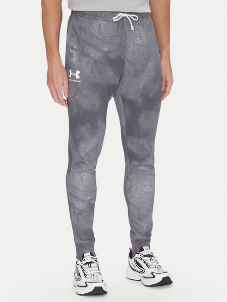Under Armour Spodnie dresowe Rival Terry Printed 1390143 Szary Regular Fit. Szare spodnie dresowe męskie Under Armour, bez wzorów, z bawełny. Za 139.99 zł.