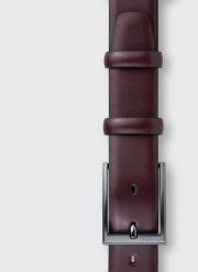 PAKO LORENTE – Klasyczny skórzany pasek w kolorze bordowym. Czerwone paski męskie Pako Lorente, bez wzorów, ze skóry, eleganckie. Za 69.99 zł.