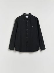 Bawełniana koszula slim fit - czarny. Czarne koszule męskie Reserved, l, bez wzorów, z bawełny, bez kołnierzyka, bez ramiączek. Za 129.99 zł.